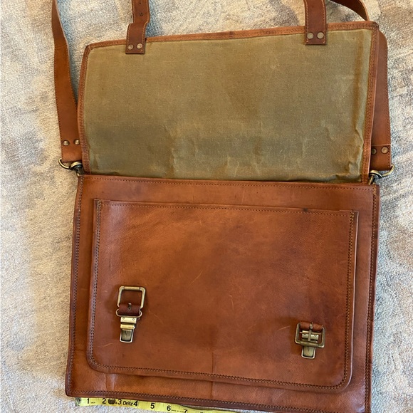 Leather messenger bag - Picture 6 of 10